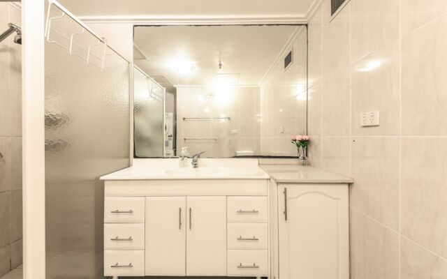 Amazing Location Cozy Stay with Parking