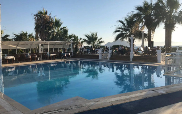 Sun and Sea Beach Hotel