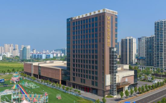 Vienna International Hotel (Shishou Caizhi Cultural Plaza Branch) – Outside – Jingzhou