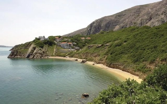 Nice Apartment in Bosana-pag With 3 Bedrooms and Wifi