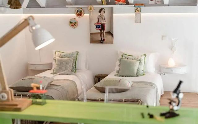 Colegio Charm House