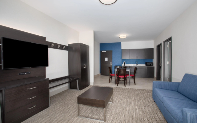 Holiday Inn Express & Suites Ely by IHG