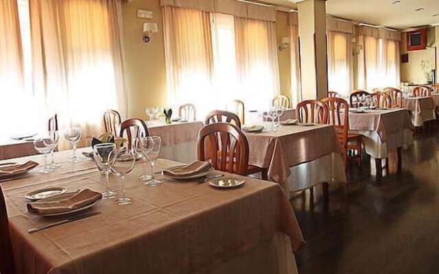 Hostal Restaurante Méndez "El Guardia"