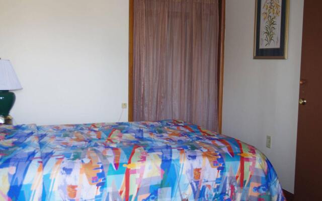 Love Hotels Western Holiday by OYO at Harlan Lake NE