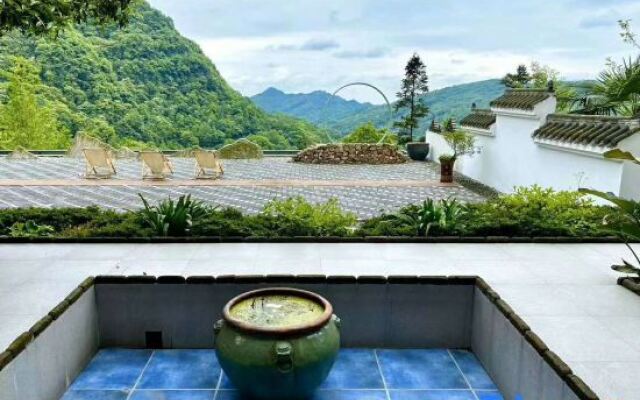 Yunyin Qingcheng Hot Spring Resort Hotel