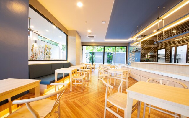 Golden Paradise Hotel