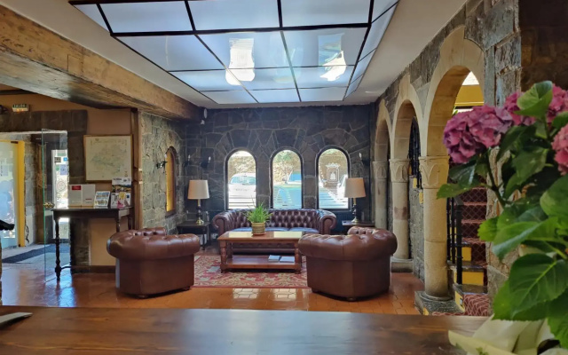 Hotel Leonor Mirón