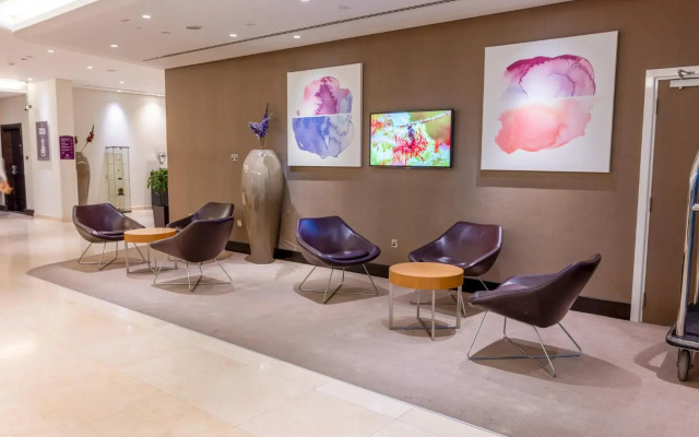 Premier Inn Abu Dhabi Airport (Business Park)