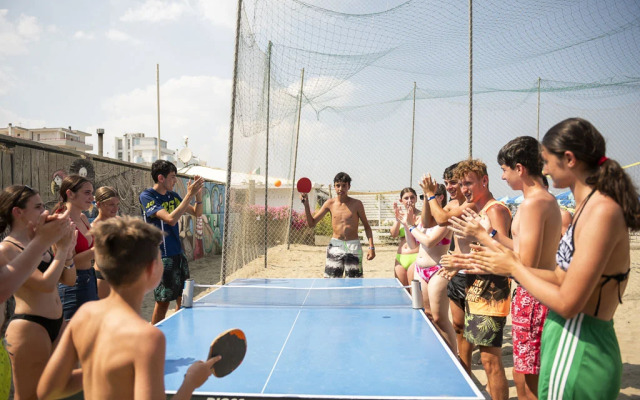 Club Hotel Bikini & Tropicana