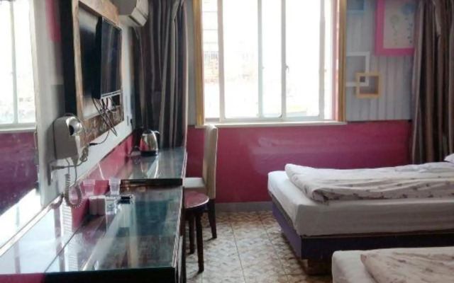 Qilong Hotel
