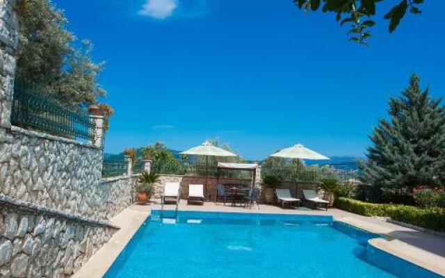 Pirofani Villas