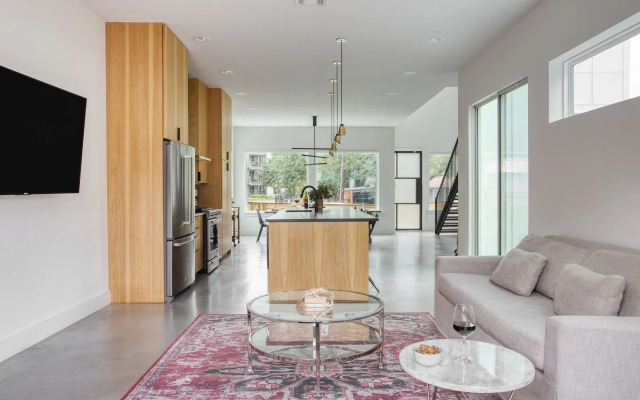 Melody by AvantStay | Peloton included, sleek home, Austin