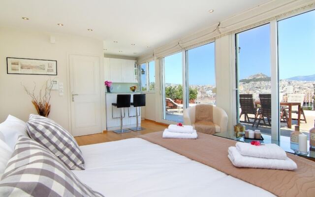Stylish studio loft with Superb balcony