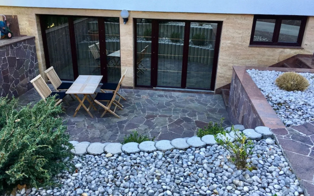 J-Max apartments and glamping houses