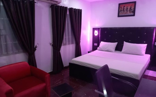 De - Calmcity Guest House