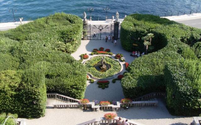 Villa Thea Sleeps 8 guests in Ossuccio