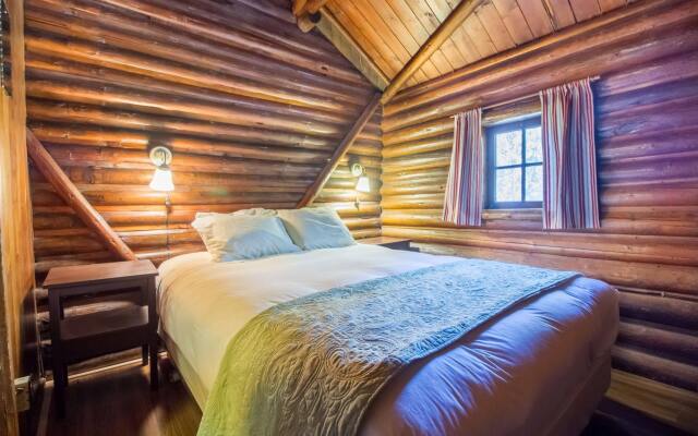 Kootenay Park Lodge
