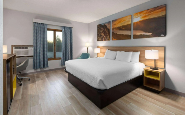 Days Inn by Wyndham Hutchinson