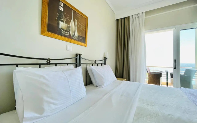 Afitos Apartments & Studios