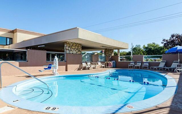 Super 8 by Wyndham Lawrence