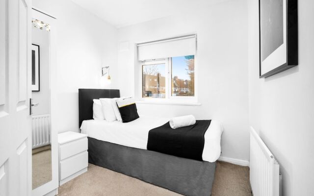 Large Family House With Garden Close to Birmingham