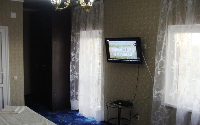 HappyLinn Hotel