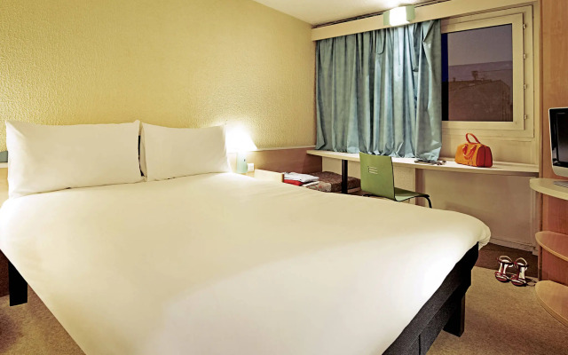 Hotel ibis Strasbourg Aeroport Le Zenith