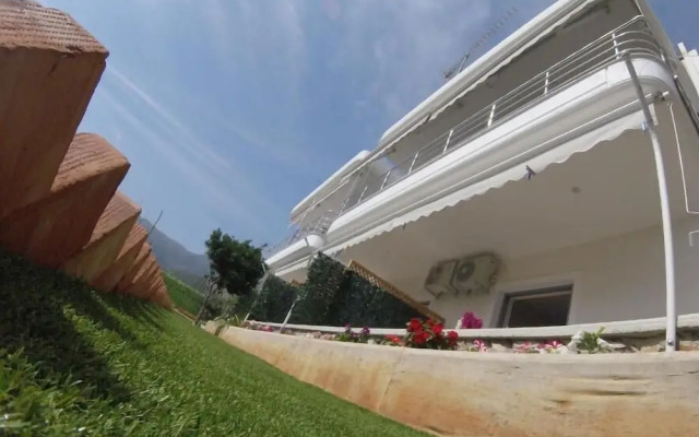 Riviera Rooms