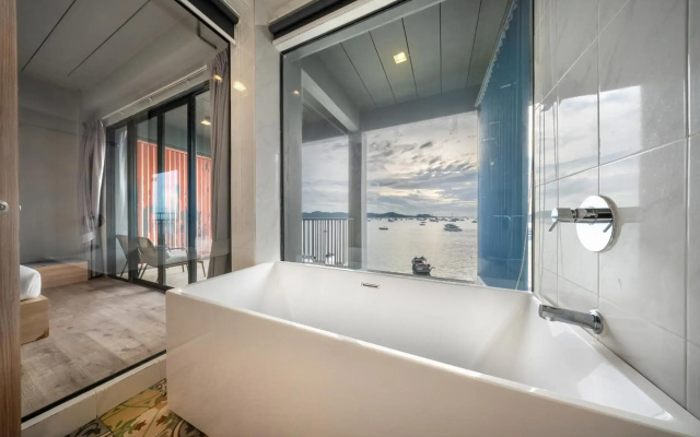 Arch39 Phuket Beach Front