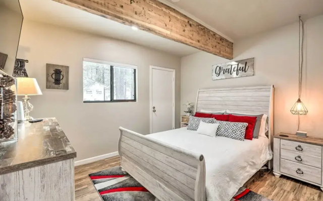 Fire Pit + ATV Trail Access: Munds Park Cabin!