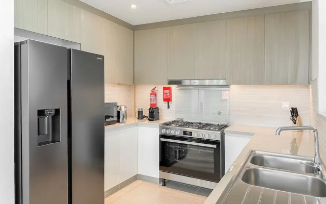 Breathtaking 3BR with Sea & Marina