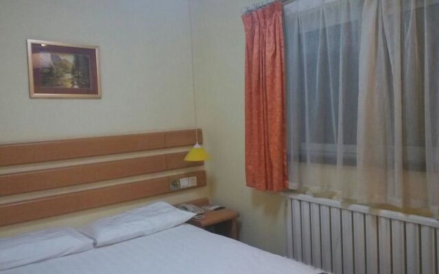 Home Inn Beijing Changping Gulou West Street