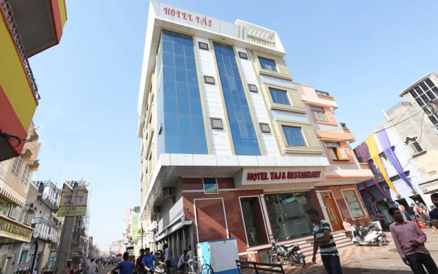 Oyo 23395 Hotel Taj & Restaurant