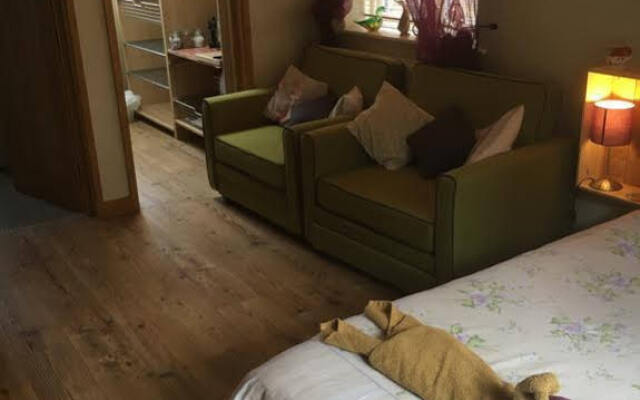 Devon's Duck n Dane B&B