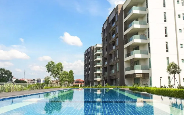 Greenwich South Condominium