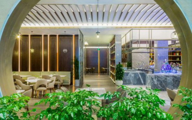 Zonhow International Hotel