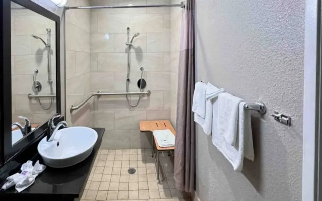 Motel 6 Ontario, CA - Airport