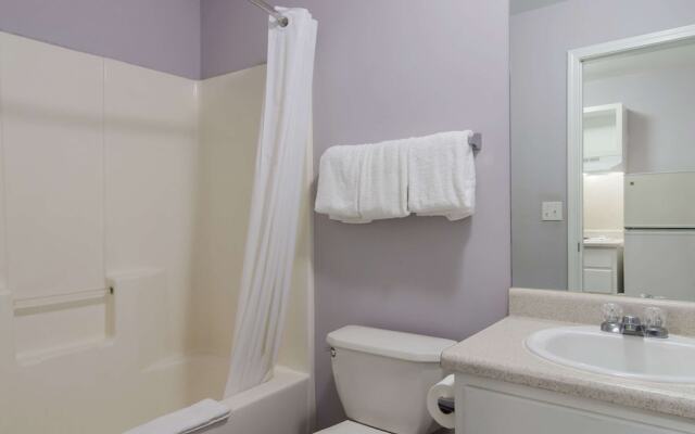 Savannah Suites - Arvada, Colorado