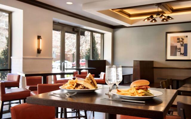Hilton Orrington / Evanston