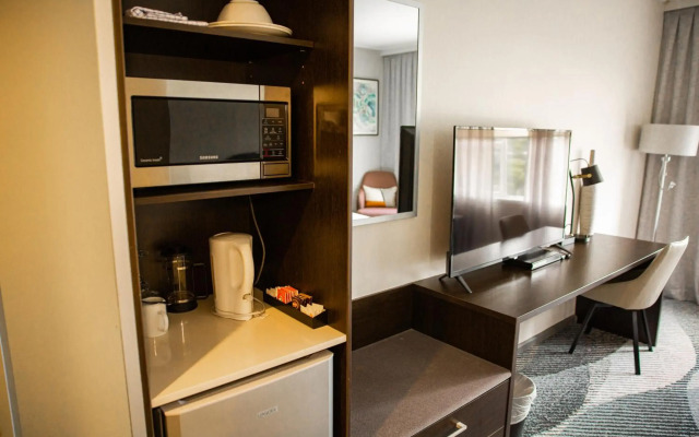 Royal Pacific Hotel