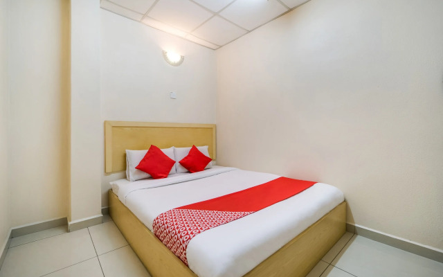 OYO 301 River Inn Hotel