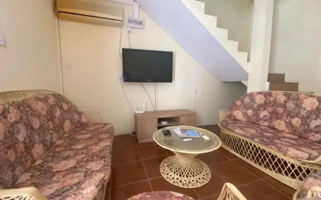 3-bedroom Duplex Seaview Beach Access Flic en Flac