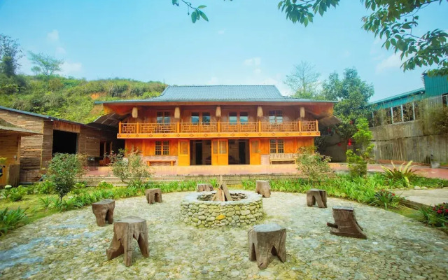 SaPa Village Retreat - Dine & Coffee
