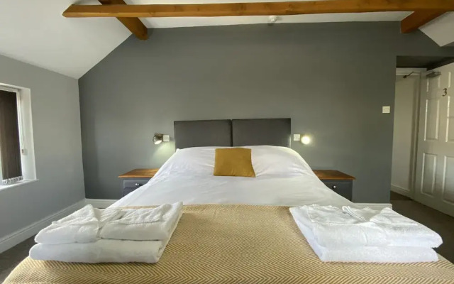 The Roade House Rooms