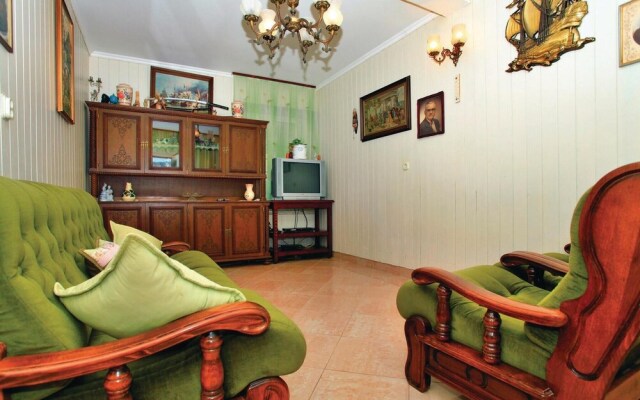 Awesome Home in Racisce With Wifi and 6 Bedrooms