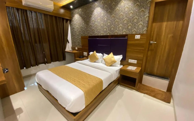 Hotel Bkc Crown - Near Trade Centre