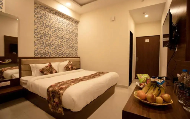 Hotel Bhairav Bagh with Swimming Pool