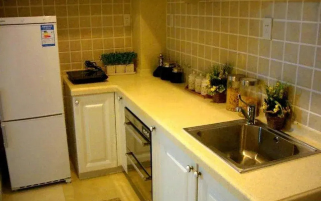 Fangfei Holiday Apartment Hotel