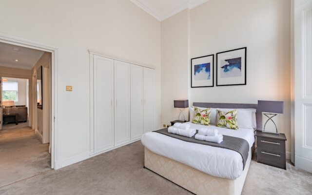 Somerset Court Apartments