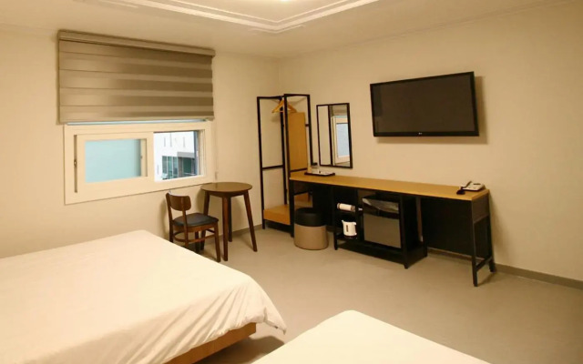 Trevi Hotel